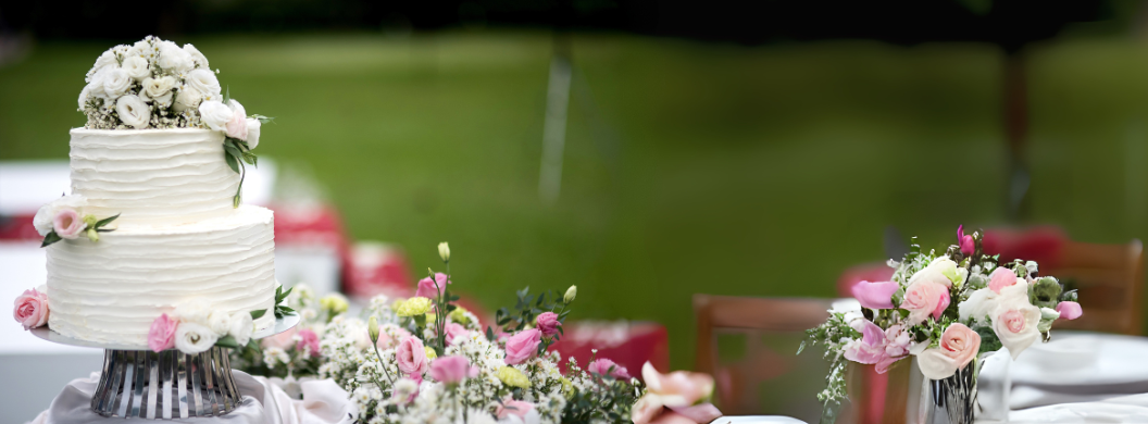 Ślubne torty (nie)tradycyjne – czyli, co jest teraz modne w tortach ślubnych